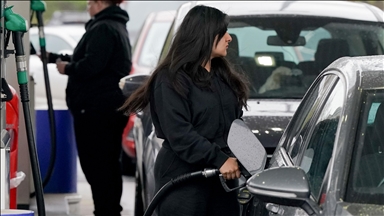 Çekia shqyrton uljen e taksave dhe kufizimet e fitimeve për të frenuar çmimet e karburantit