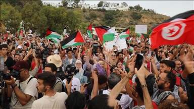 طلاب تونسيون يتظاهرون رفضًا لقانون إعدام الأسرى الفلسطينيين