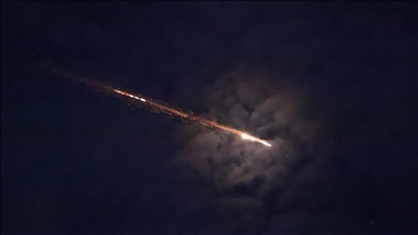 ليلة ساخنة.. غارات أمريكية إسرائيلية تستهدف هرمز وإيران تسقط مسيرة