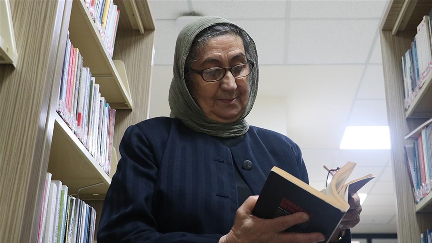 Ameliyat döneminde hayatına giren kitaplar yalnızlığına ortak oldu