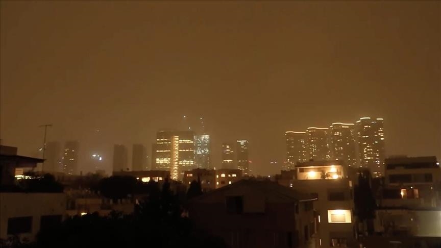  Ирански ракети погодија девет локации во поширокиот регион на Тел Авив, оштетена железничка станица и зграда