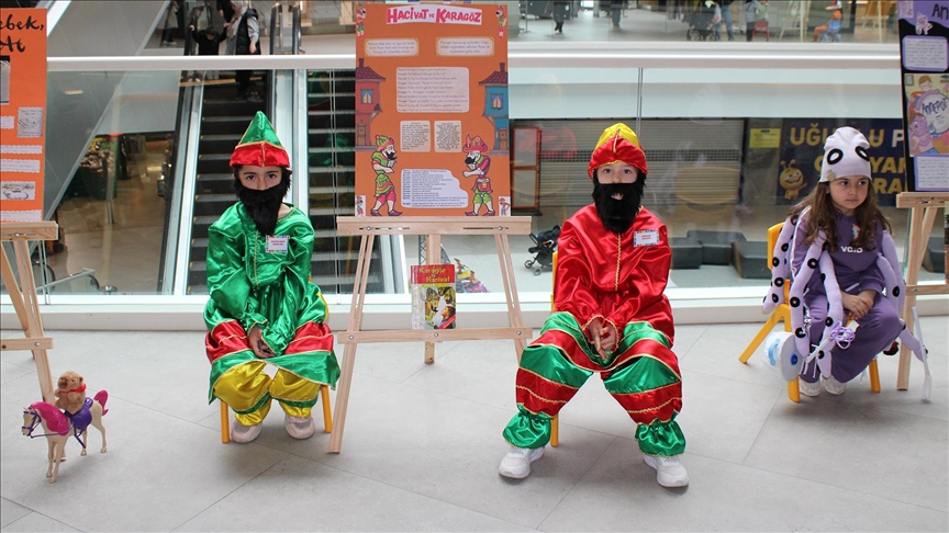 Kastamonu'da öğrenciler, kitaplardaki kahramanları kostümlerle tanıttı