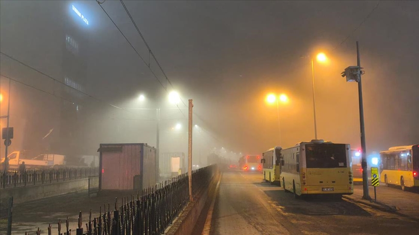 İstanbul'un bazı ilçelerinde sis etkili oldu