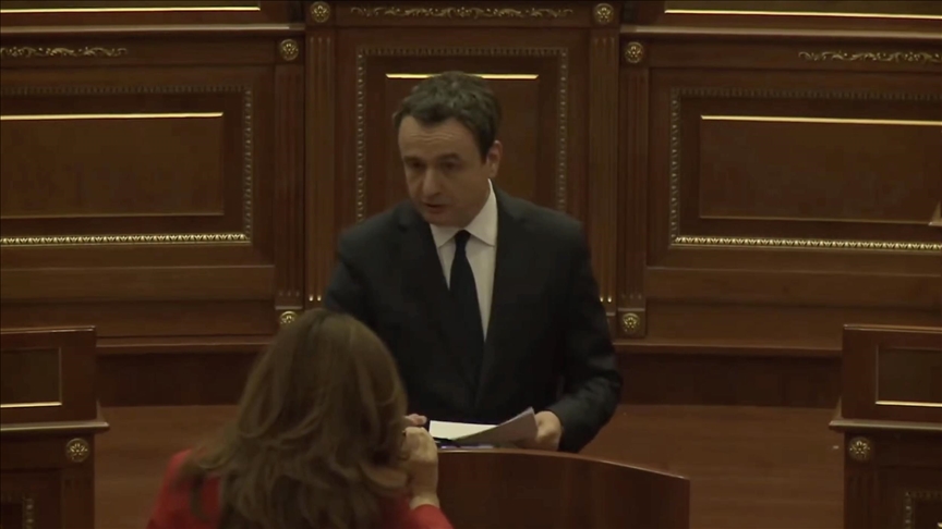 incident-ne-kuvendin-e-kosoves-deputetja-musliu-i-merr-mikrofonin-kurtit-gjate-debatit-per-naften