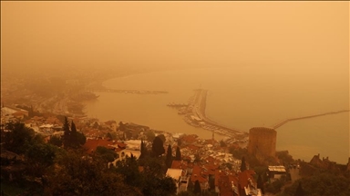 Bahozên toz û xubarê bandor li Edene, Mêrsîn û Hatayê kir