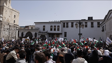 دمشق.. سوريون يتظاهرون ضد قانون إسرائيلي لإعدام أسرى فلسطينيين