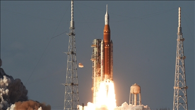 Les astronautes d’Artemis II quittent l’orbite terrestre et prennent la direction de la Lune