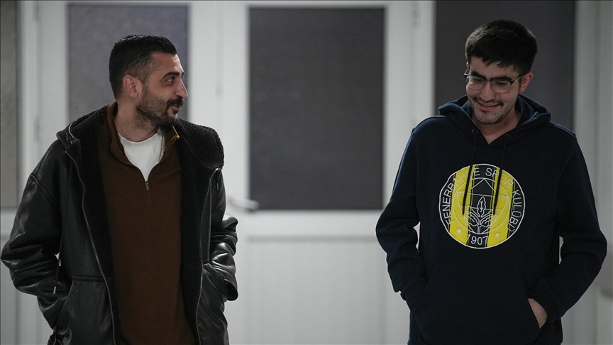 Kendisinden 4 gün önce kalp nakli olan hastane arkadaşına ilk sözü "Abi kurtulduk" oldu