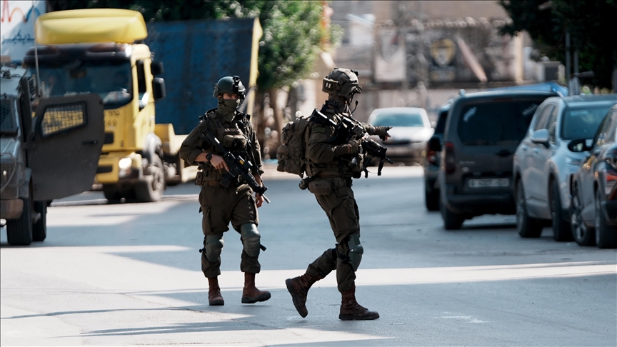 Israeli gunfire injures 2 Palestinians in southern Gaza