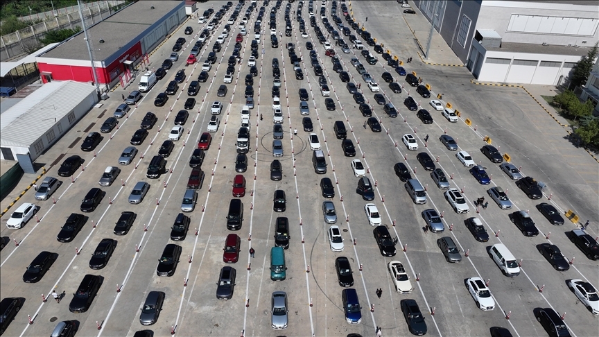 Ramazan Bayramı tatilinde gümrük kapılarından 323 bin yolcu giriş-çıkış yaptı