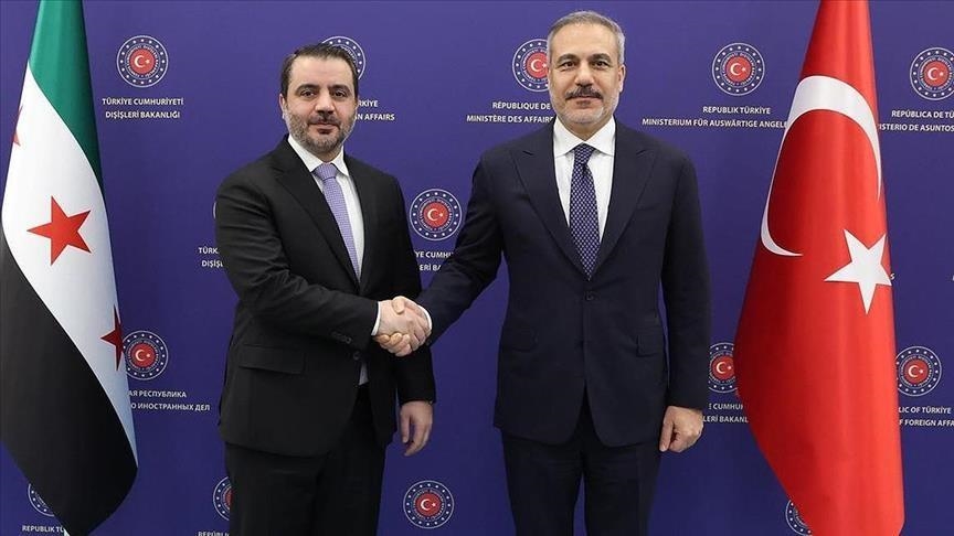 فيدان والشيباني يبحثان العلاقات التركية السورية والحرب بالشرق الأوسط