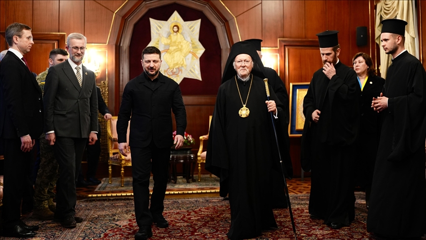 زيلينسكي يزور بطريركية فنر للروم الأرثوذكس في إسطنبول