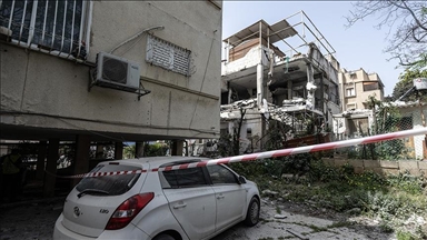 مصاب ودمار كبير في 3 مبان بتل أبيب الكبرى إثر قصف صاروخي إيراني