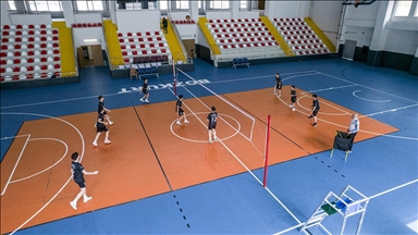 Ortaokul öğrencileri selin vurduğu Bozkurt'a şampiyonluk sevinci yaşattı