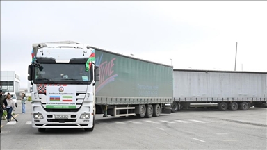 أذربيجان ترسل قافلة جديدة من المساعدات إلى إيران