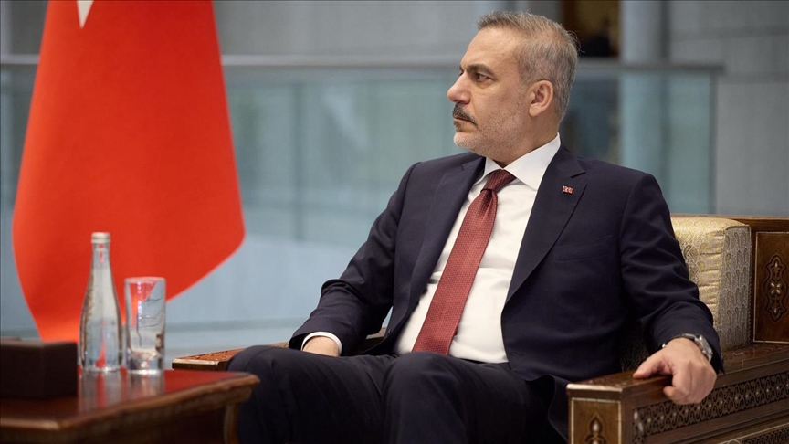 Turkish foreign minister meets Syrian, Ukrainian presidents in Damascus