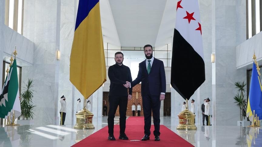 الشرع يستقبل زيلينسكي في قصر الشعب