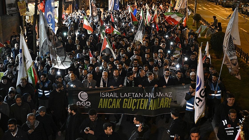 Anadolu Gençlik Dengesi protesto Fatih'de ABD ve İsrail karşıtı