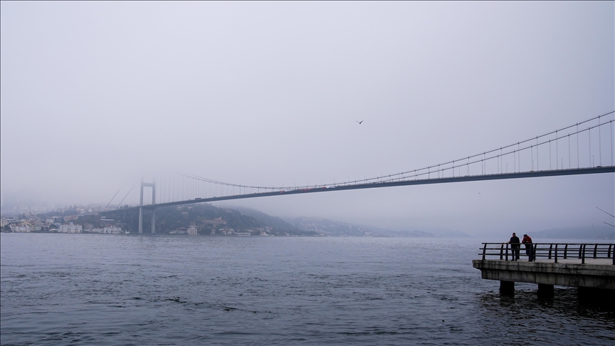 تەمێکی چڕ باڵی بەسەر ئیستانبوڵ داکێشاوە