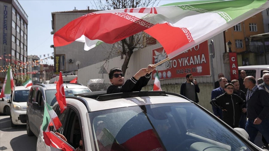 کاروان حمایت از ایران در استانبول