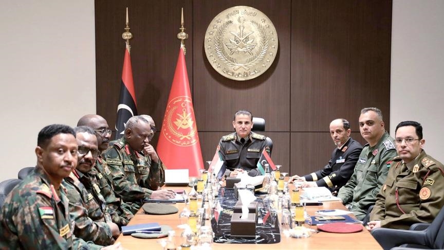ليبيا والسودان يبحثان تعزيز التعاون العسكري والأمني