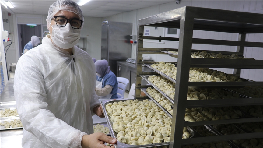 Adana'daeczacının mantısı ile işyaratma hayalini gerçekleştirdi