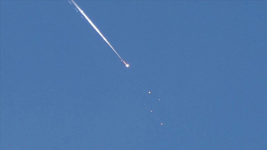 Hizbullah: Deniz tipi kruz füzesiyle Lübnan açıklarında İsrail askeri gemisini hedef aldık