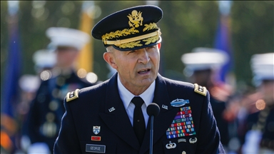 Ousted army chief says US soldier deserves 'courageous leaders of character' in retirement letter