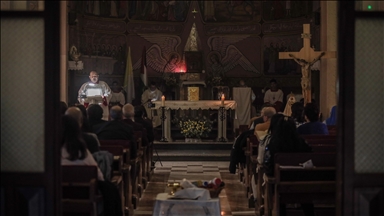 مسيحيو غزة يحتفلون بـ"سبت النور" لأول مرة بعد الحرب 