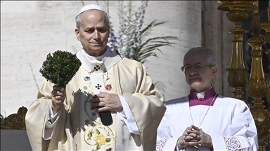 Pope urges 'those who have the power to unleash wars' to choose peace