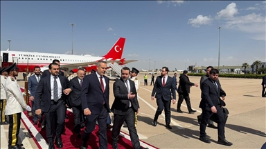 Turkish foreign minister to visit Syria on Sunday