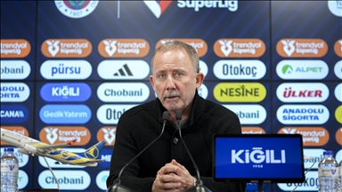 Beşiktaş Teknik Direktörü Sergen Yalçın: Böyle bir penaltıyla maç kazanmak geceye yakışmadı