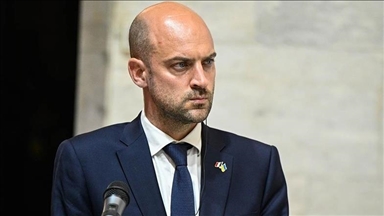 Araghchi s’entretient avec son homologue français Jean-Noël Barrot