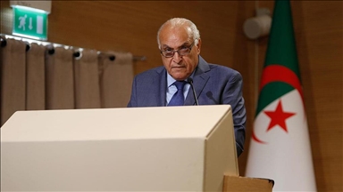 Algérie: les autorités annoncent la récupération de 110 millions de dollars de fonds détournés sous l'ancien régime