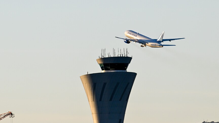 EU Extends Middle East Flight Ban Amid Airspace Risk