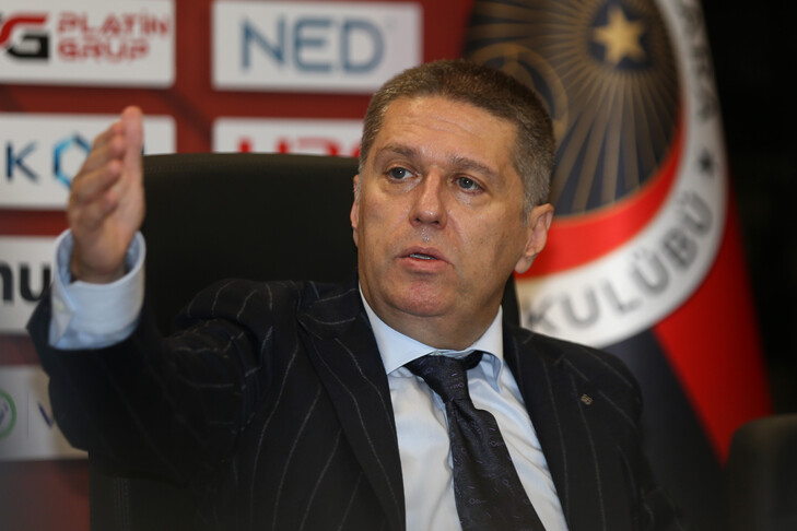 Gençlerbirliği Başkanı Çakmak'tan "2 haftada bir aynı hakem" hatırlatması