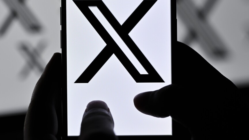 İngiltere'deki bir araştırmaya göre X, 13 yaşındaki çocuklara cinsel içerikli paylaşımlar öneriyor