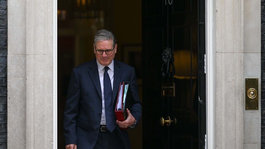 İngiliz muhalefeti, Başbakanı Epstein bağlantılı büyükelçi atamasından dolayı istifaya çağırdı