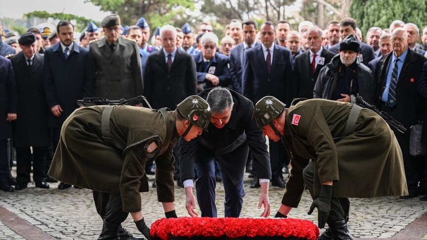 8. Cumhurbaşkanı Turgut Özal vefatının 33. yılında kabri başında anıldı