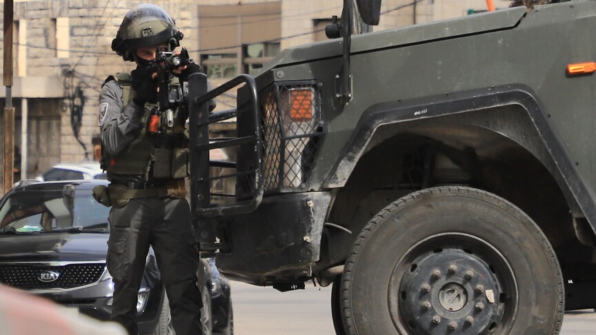 İsrail ordusu, işgal altındaki Batı Şeria'da Filistinli bir genci öldürerek cenazesini alıkoydu