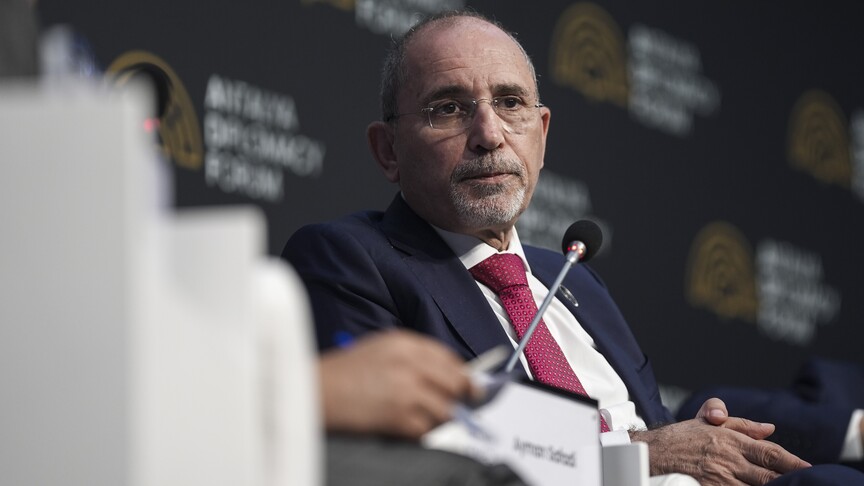 Ürdün Dışişleri Bakanı Eymen es-Safedi: Suriye'yi artık bütün dünya destekliyor