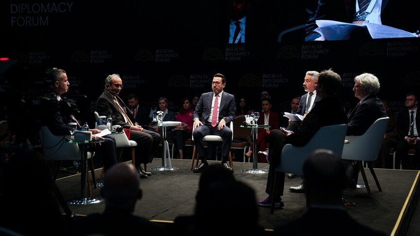 Antalya Diplomasi Forumu kapsamında "Belirsizliklerin Yönetilmesinde Stratejik İletişim" paneli düzenlendi
