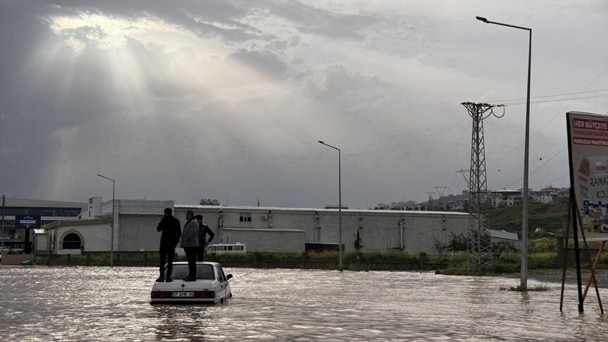 Kahramanmaraş'ta sağanak hayatı olumsuz etkiliyor