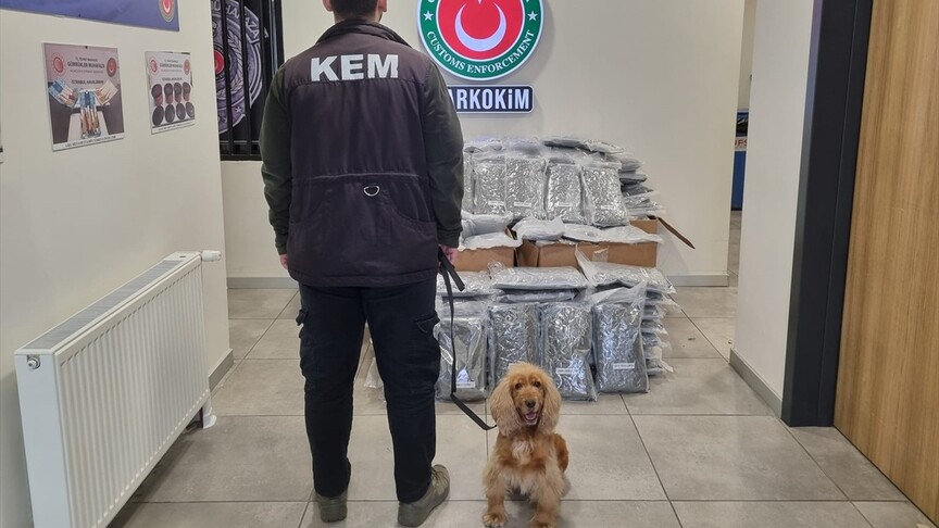 Gümrükler Muhafaza ekipleri, 2 ayrı operasyonda 420 kilogram uyuşturucu ele geçirdi