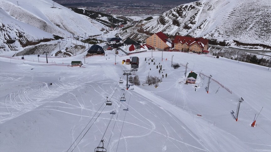 Sezonun uzadığı Palandöken'de mayıs ayı sonuna kadar kayak yapılması öngörülüyor