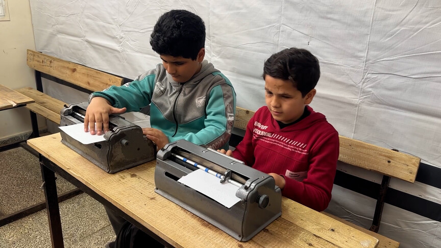 İsrail'in bıraktığı mühimmatla yaralanan Gazzeli Avde, bütün çocukluğunu kaybettiğini söyledi