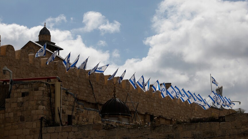 Harem-i İbrahim Camisi Müdürü, İsrail'i camiye "Davud Yıldızı" yansıtmasının tehlikesi konusunda uyardı