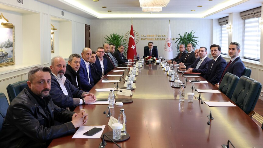 Bakan Bayraktar: İşçi kardeşlerimizin haklarını zamanında alabilecekleri bir istihdam sağlanmasının takipçisi olacağız