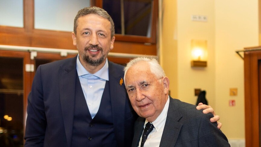 Aydın Örs, TBF Başkanı Hidayet Türkoğlu'nu Berlin'de yalnız bırakmadı