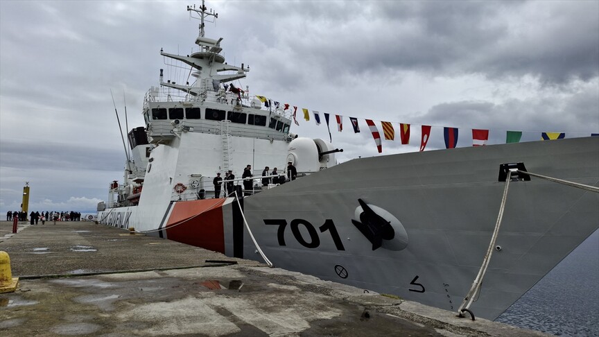 Askeri gemiler ziyarete açıldı